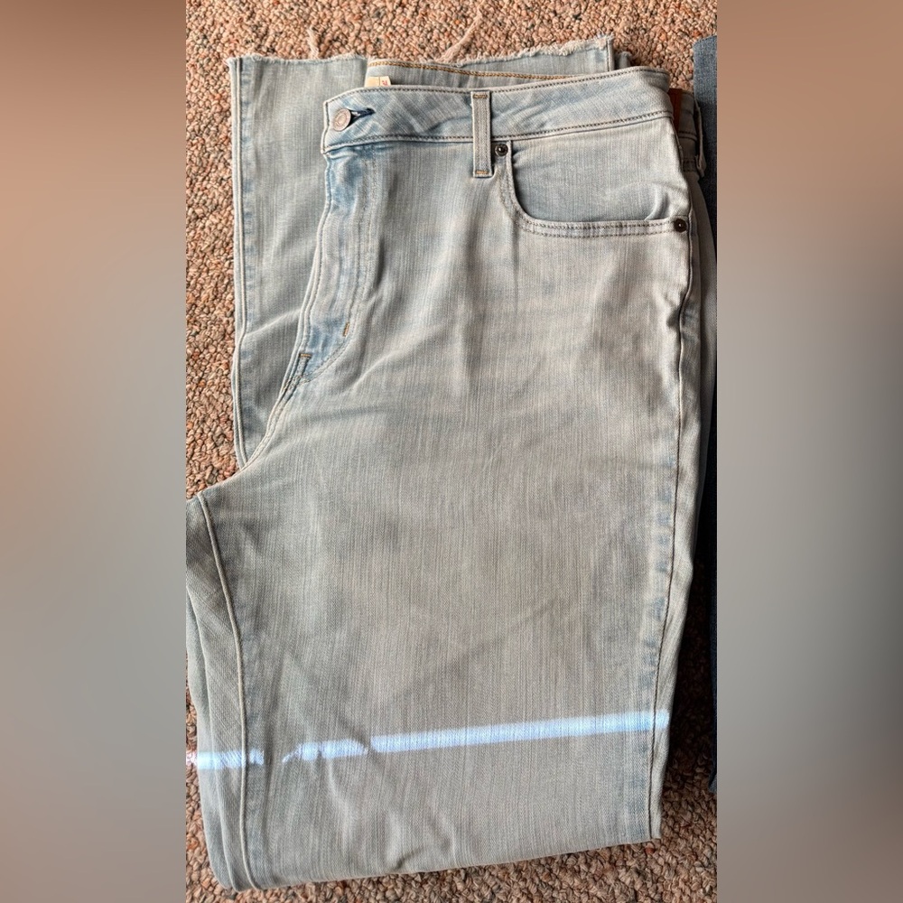 SOLD****Women’s Levi 726 Flare Jeans Size 34